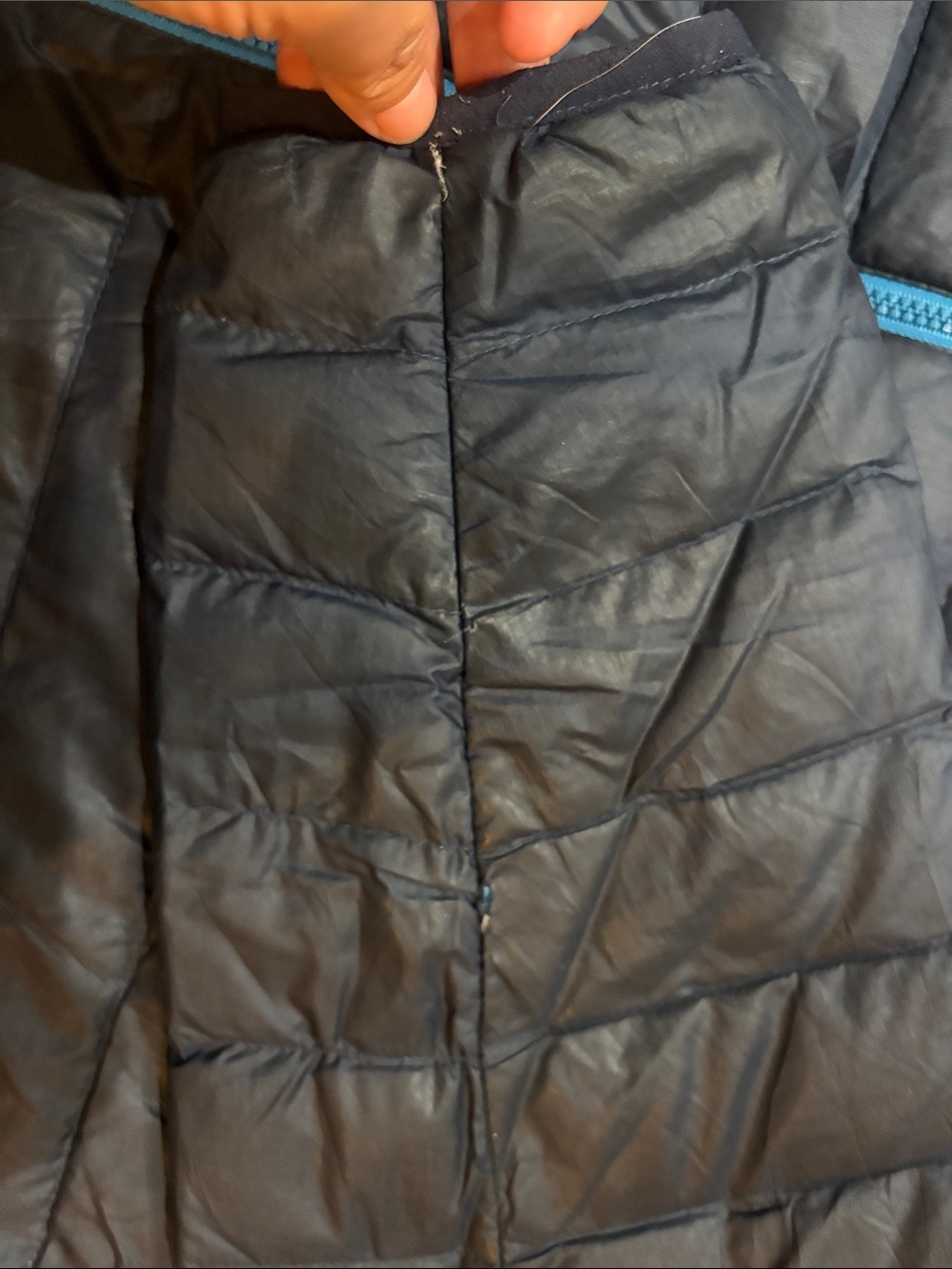 Patagonia Men's Black Quilted Insulated Jacket with Blue Trimsize xxl - Picture 8 of 10